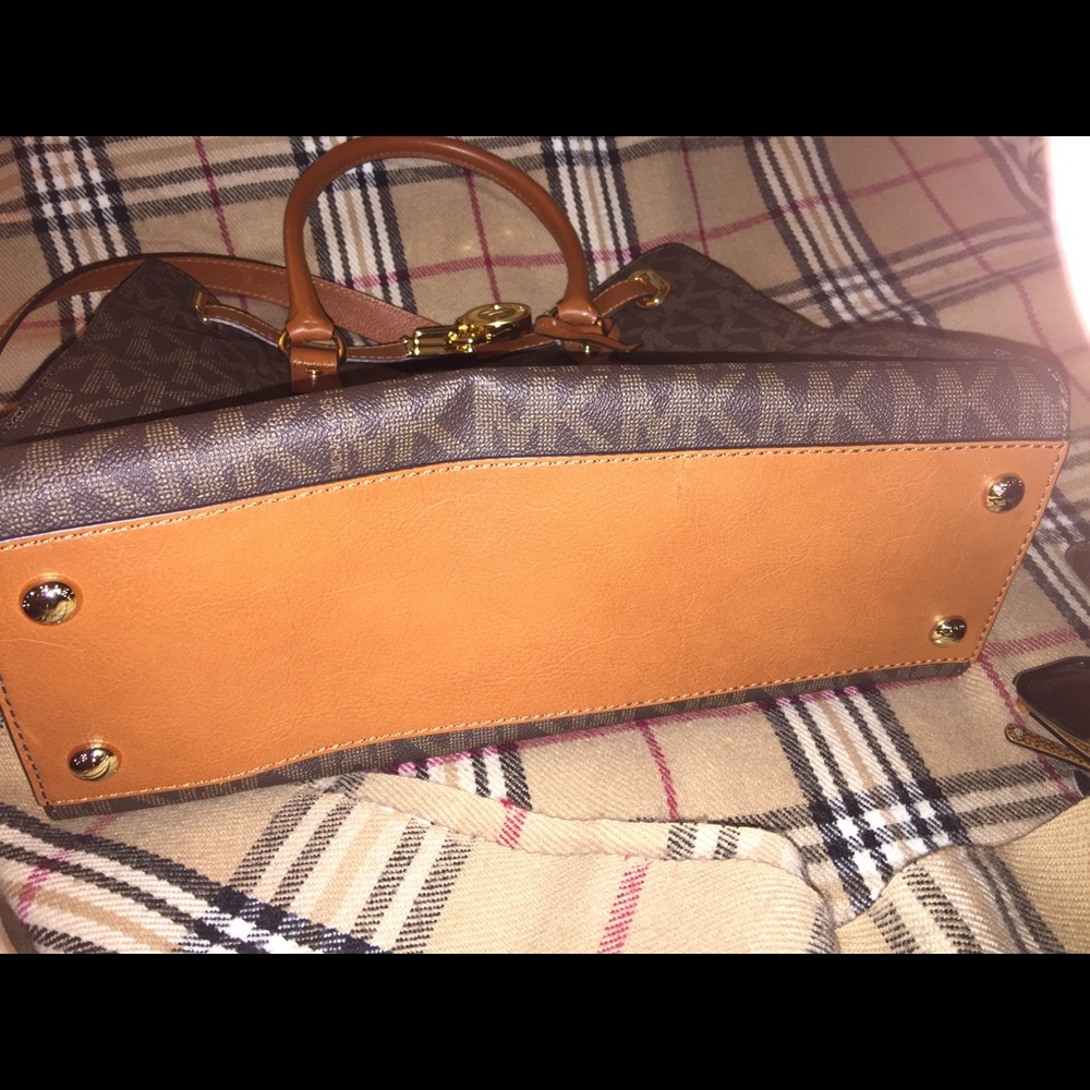Michael Kors Hamilton Bag - Picture 2 of 3